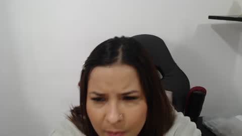 beautyykarol online show from November 24, 4:53 pm