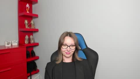 Zoe online show from June 19, 9:24 am
