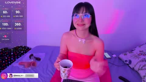 Snapshot of becca_be_ chatting on March 4, 3:33 am Becca is here online show from March 4, 3:33 am