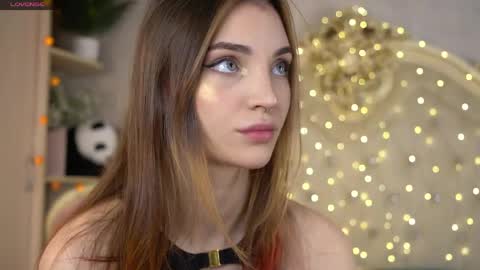 Melissa online show from May 11, 1:02 pm