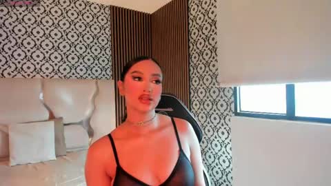 BELLA online show from April 26, 1:42 pm