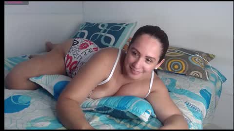 Snapshot of bela_hadid05 chatting on October 22, 12:04 am hadid online show from October 22, 12:04 am