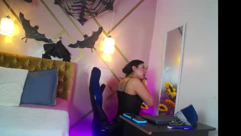 Snapshot of beleaht_pleasure chatting on October 6, 12:00 pm Beleaht Pleasure online show from October 6, 12:00 pm
