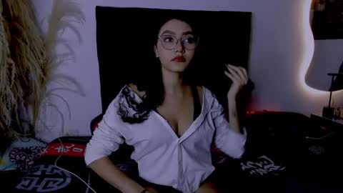 BELLA online show from March 18, 2:05 am