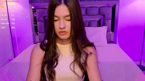 Snapshot of bella_clark2 chatting on October 30, 2:36 am Bella online show from October 30, 2:36 am