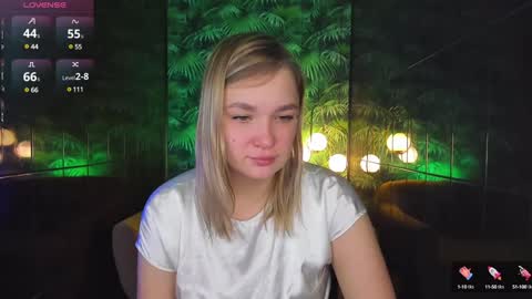 Snapshot of bella_cosmos chatting on January 7, 5:12 am Bella online show from January 7, 5:12 am