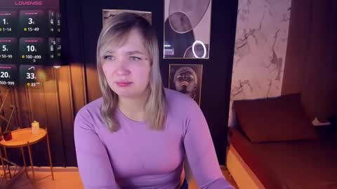 Snapshot of bella_cosmos chatting on January 24, 5:31 am Bella online show from January 24, 5:31 am