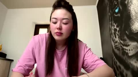 Hanna here Welcome  online show from May 18, 4:40 am