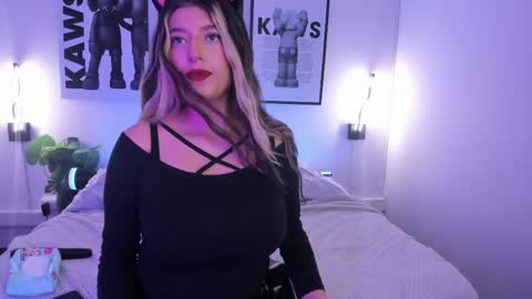  Bella  online show from May 2, 3:32 am