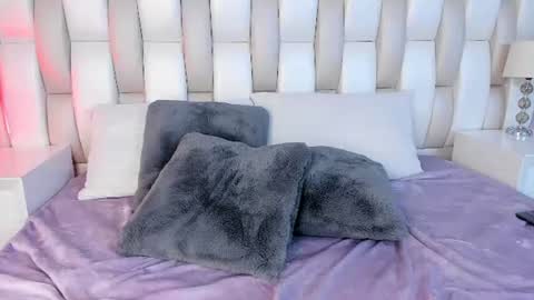 bella_peach_ online show from August 5, 8:59 pm