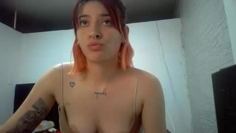 bella_thorne1999 online show from July 25, 9:44 pm