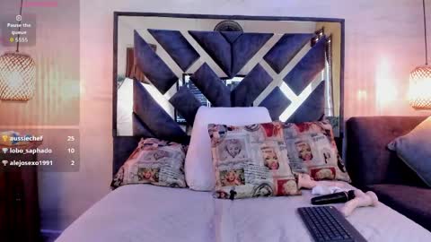 bella_volup online show from June 4, 2:43 pm