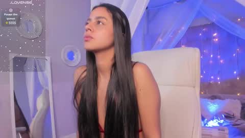 Snapshot of bella_walker_ chatting on February 26, 1:54 pm BELLA online show from February 26, 1:54 pm