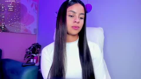 Snapshot of bella_walker_ chatting on September 30, 9:52 pm BELLA online show from September 30, 9:52 pm