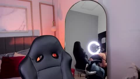 BELLA online show from March 12, 8:55 pm