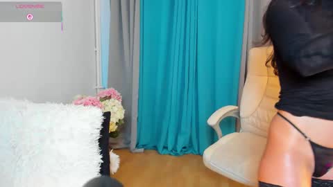 Snapshot of bellaanna25 chatting on October 13, 11:57 am BellaAnna online show from October 13, 11:57 am