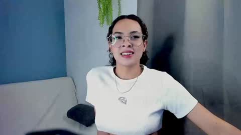 Snapshot of bellabeth_ chatting on December 27, 7:08 am Betsy online show from December 27, 7:08 am