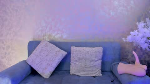 Bella Marie online show from April 30, 11:30 pm