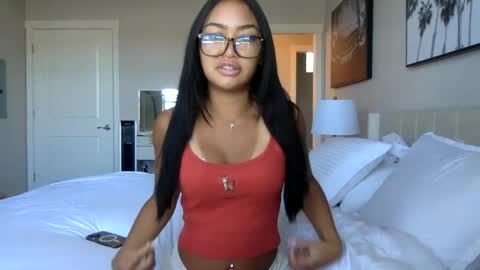 Bella online show from September 25, 6:06 pm