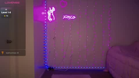 Bella Monroe online show from April 29, 4:48 am
