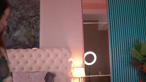 Bella online show from July 29, 6:52 pm