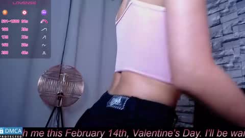 Snapshot of bellaodisea chatting on February 14, 2:18 am online show from February 14, 2:18 am