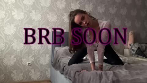 Snapshot of bellaparker_ chatting on March 11, 9:02 am bellaparker_ online show from March 11, 9:02 am