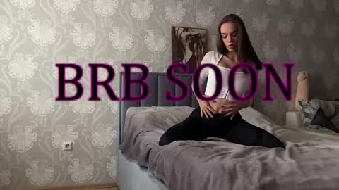 Snapshot of bellaparker_ chatting on September 16, 10:45 am bellaparker_ online show from September 16, 10:45 am