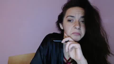 bellaqueen0701 online show from February 19, 10:31 pm