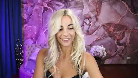 Snapshot of bellarayyy chatting on September 24, 8:08 pm Bella online show from September 24, 8:08 pm