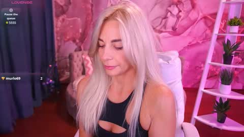 Bella online show from November 12, 10:30 pm