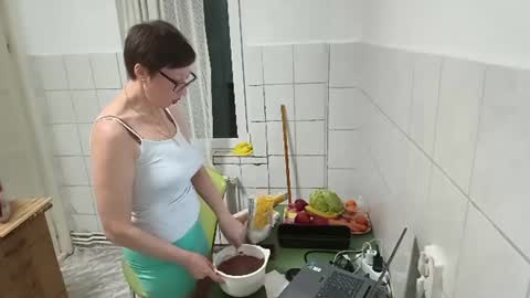 Emma online show from June 12, 7:22 pm