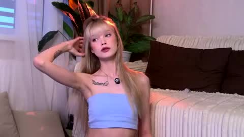 bellasecrettt online show from April 20, 3:26 pm