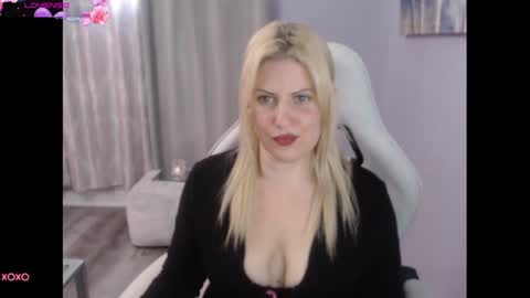 Snapshot of bellastar84 chatting on September 25, 12:59 pm Starr40 online show from September 25, 12:59 pm