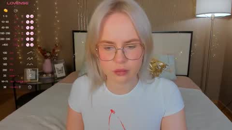 Bella online show from November 30, 1:21 am