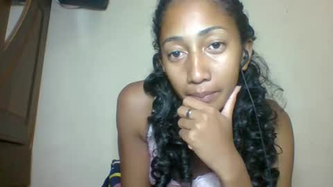 belle_annah online show from May 16, 1:52 am
