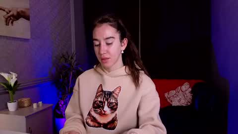 Bella online show from June 25, 2:44 am