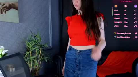 Bella online show from August 3, 2:12 pm