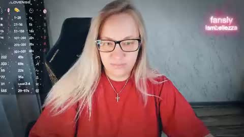 Your Annabelle Wolf  online show from June 23, 6:50 pm