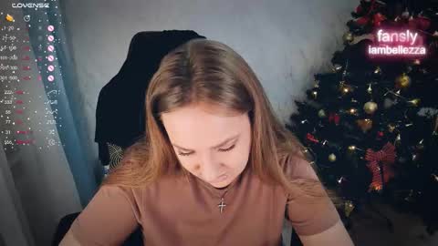 Your Annabelle Wolf  online show from December 18, 3:50 pm