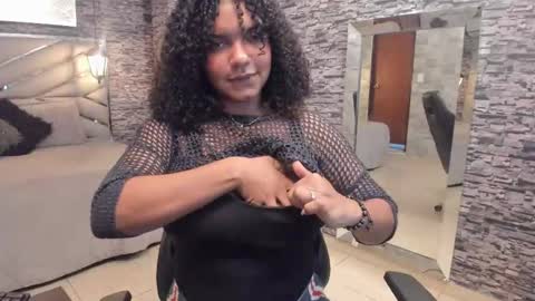 Snapshot of bellybigboobs chatting on October 1, 2:22 pm Belly online show from October 1, 2:22 pm
