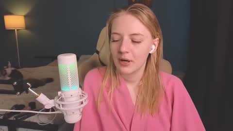 Alice online show from March 8, 11:35 am