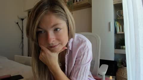 Vicky   online show from November 11, 7:49 am