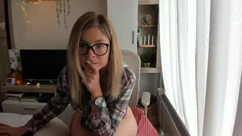 Vicky   online show from May 8, 8:06 am