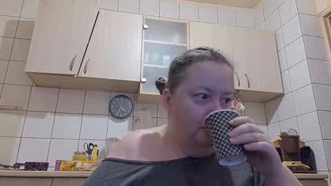 bethnorth online show from December 18, 2:27 am