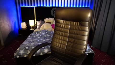 betttydark online show from February 11, 9:03 pm