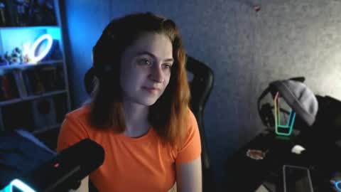 beverly_yay online show from April 24, 5:49 pm