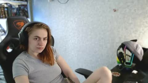 beverly_yay online show from April 23, 12:29 pm