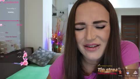   BeyonceDoll       Twitter DollBeyonce    online show from December 19, 8:34 pm