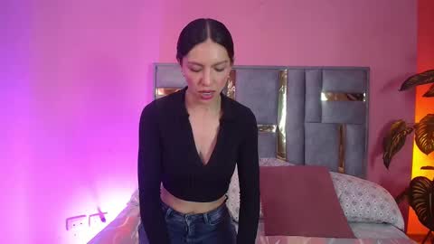 Snapshot of bianca_ks chatting on March 8, 3:37 am Bianca online show from March 8, 3:37 am